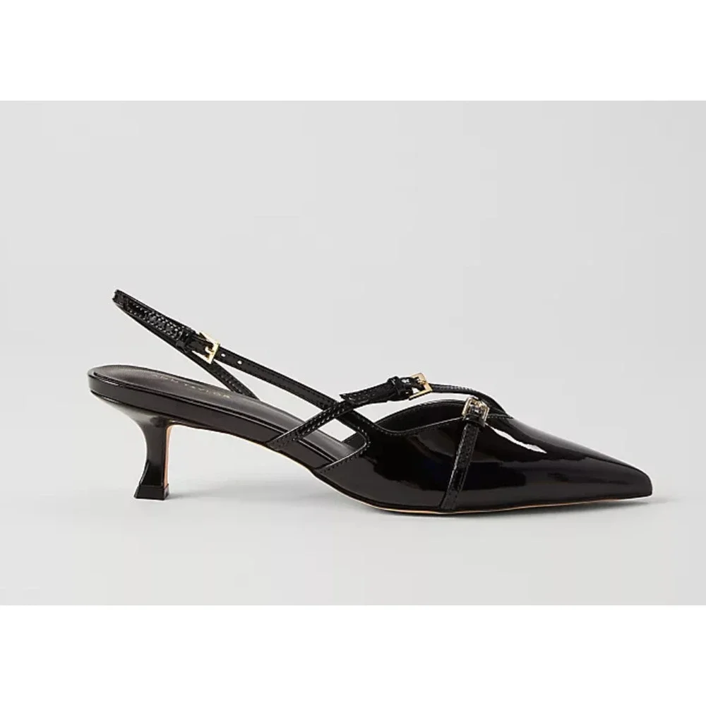 NWOB Ann Taylor Strappy Pointy Toe Patent Pump Black 6M Gold Buckles - Picture 1 of 6